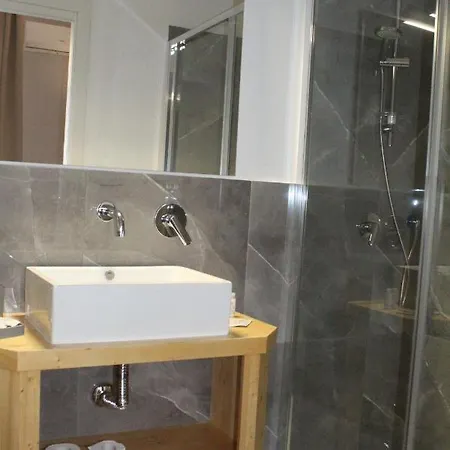 Konukevi Be Italian Flat Sanfelice 3*