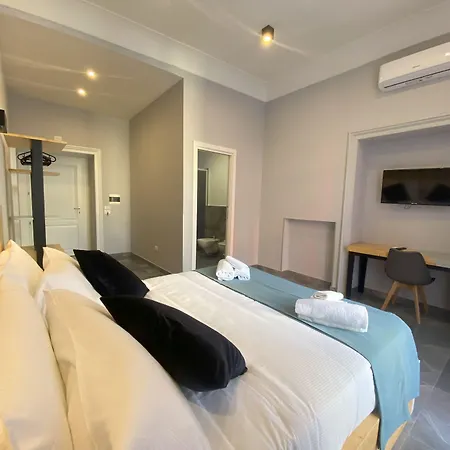 Be Italian Flat Sanfelice 4* Неаполь