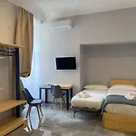 Pensjonat Be Italian Flat Sanfelice 4*