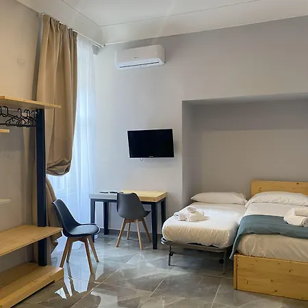 Konukevi Be Italian Flat Sanfelice 4*