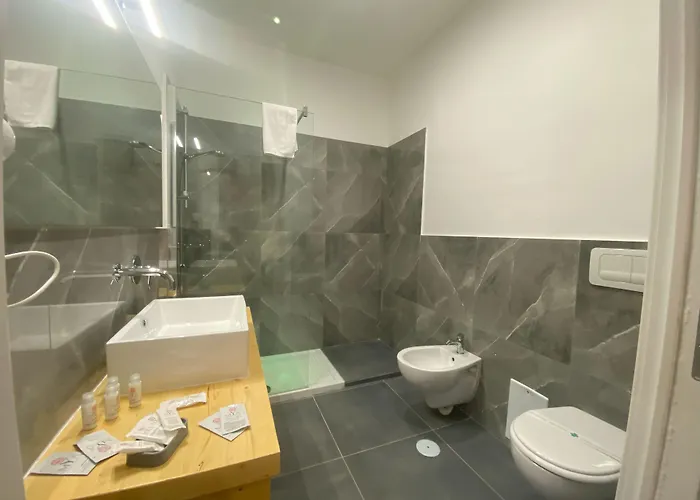Pensión Be Italian Flat Sanfelice 3*